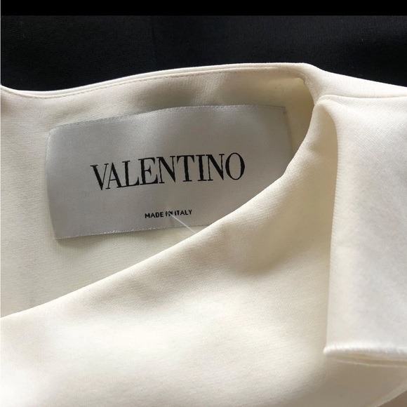 Valentino - Picture 4 of 4